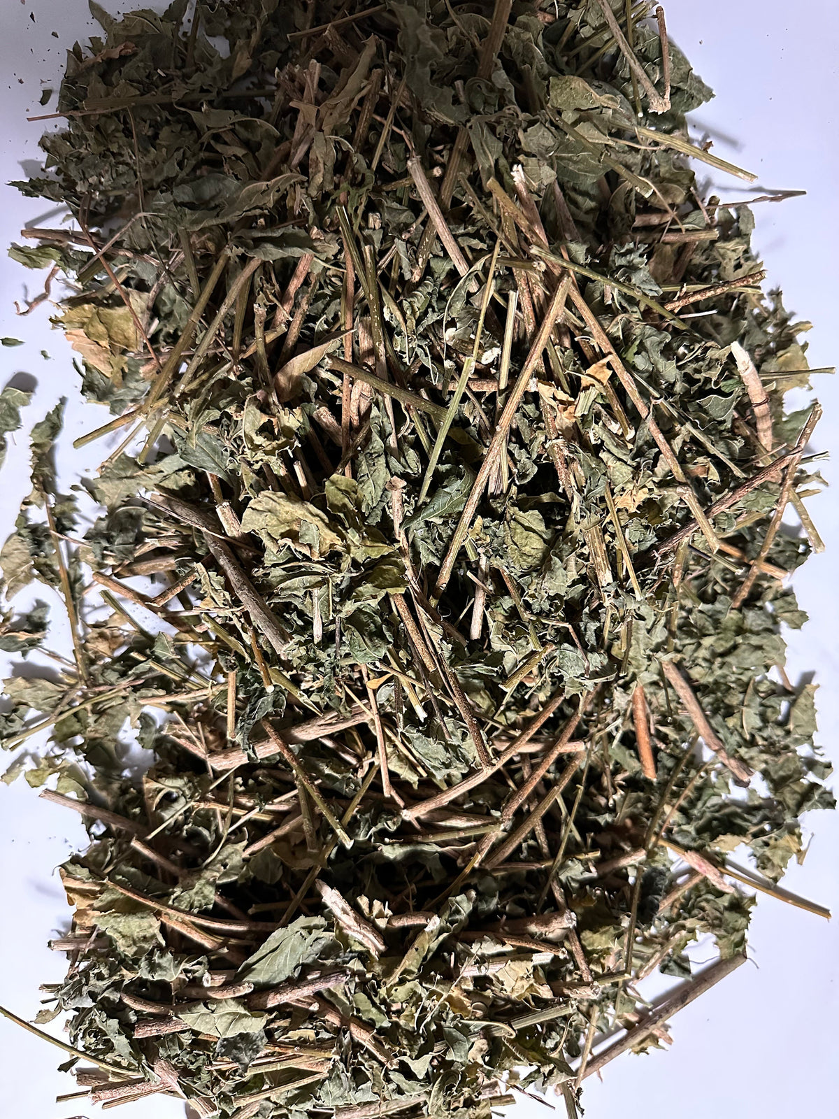 Guinea Hen Weed Leaves – Anamu & Gully Root