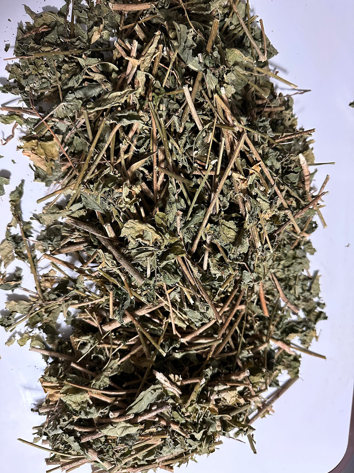 Guinea Hen Weed Leaves – Anamu & Gully Root
