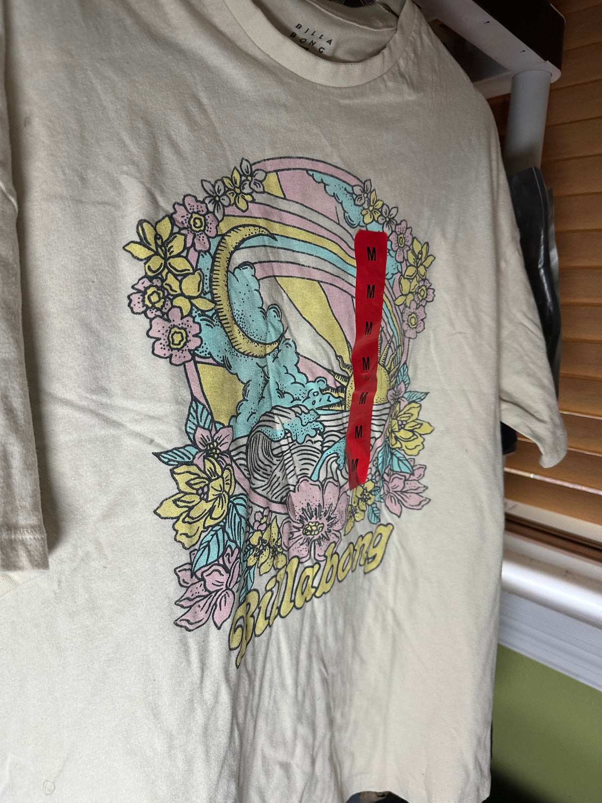 Billabong Top Shirt Medium Adult cream Boyfriend Fit Oversized Graphic Tee Women